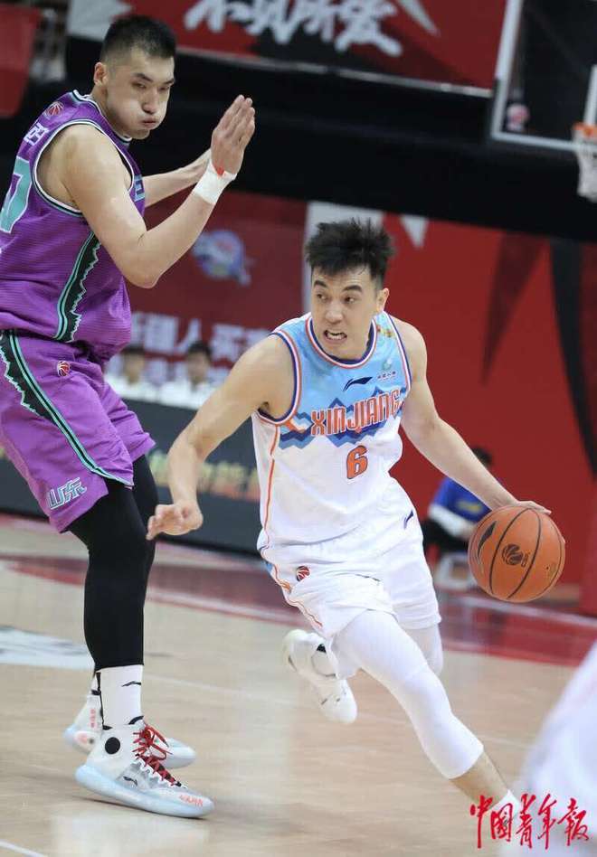 开云娱乐官网 -山东泰山训练开放日，冲刺阶段扳平良机引欢呼，CBA季后赛在即，心理建设被强调的简单介绍